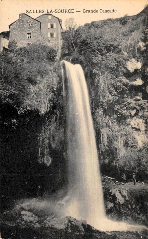 Carte postale ancienne Salles-La-Source - Grande Cascade 2b
