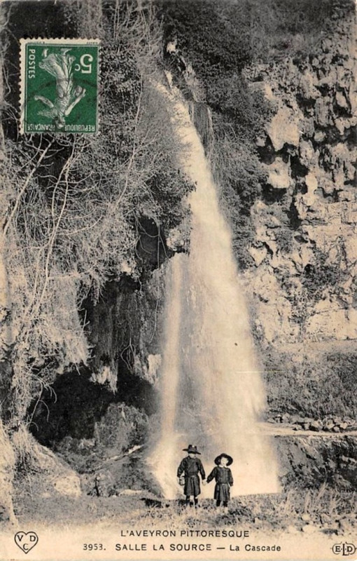 Carte postale ancienne Salles-La-Source - Grande Cascade 4