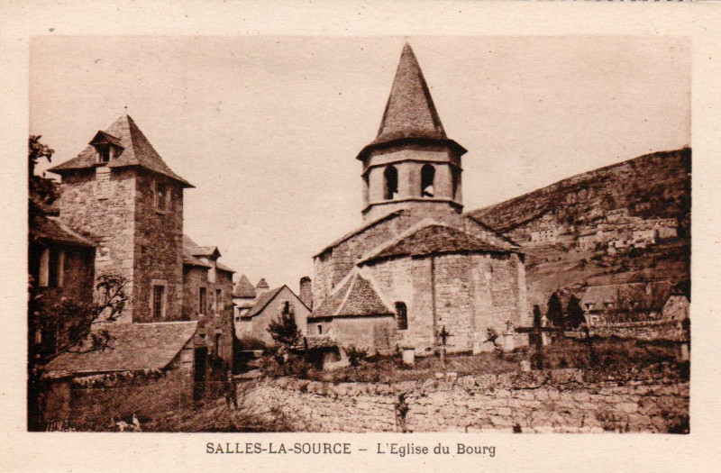 Carte postale ancienne Salles-La-Source - Vieille église