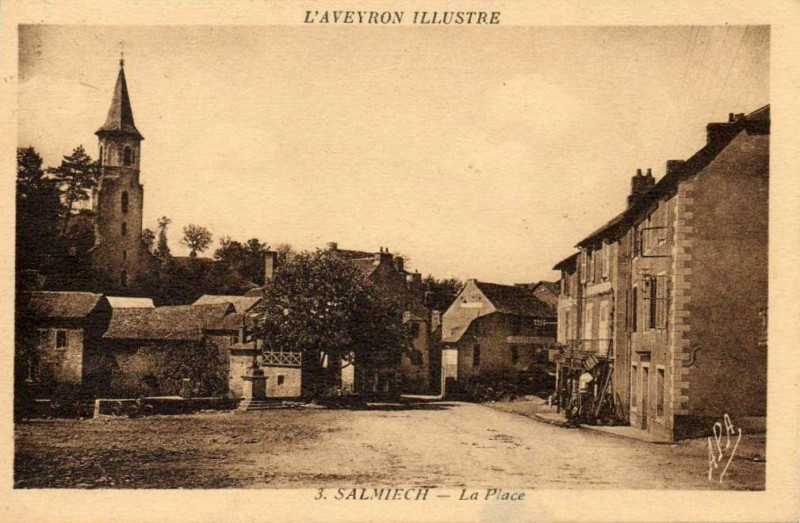 Carte postale ancienne Salmiech - Place centrale 2a