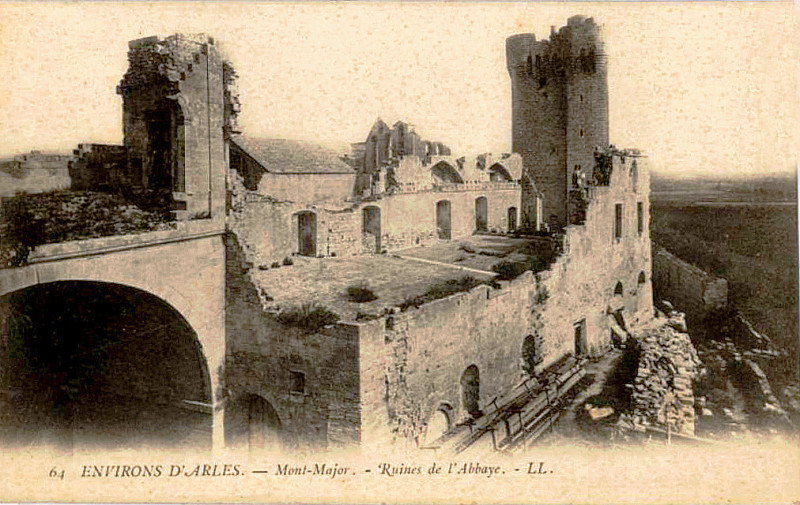 Carte postale ancienne Arles abbaye de Montmajour