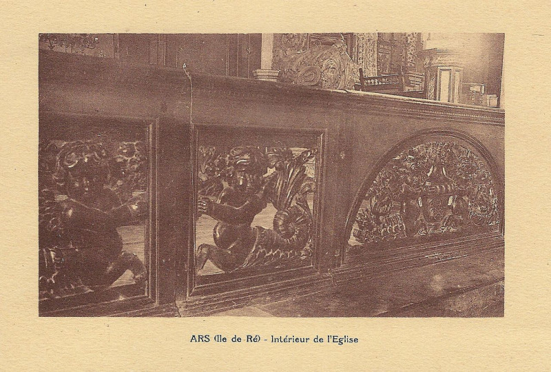 Carte postale ancienne Ile de Ré-Fr-17-Ars-église-intérieur
