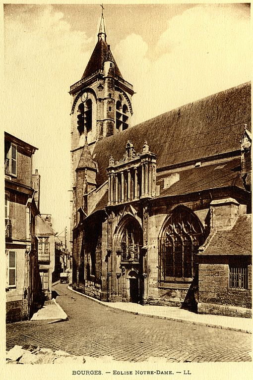Carte postale ancienne Bourges eglise notre dame