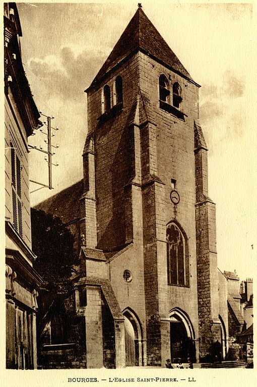 Carte postale ancienne Bourges eglise saint pierre à Bourges