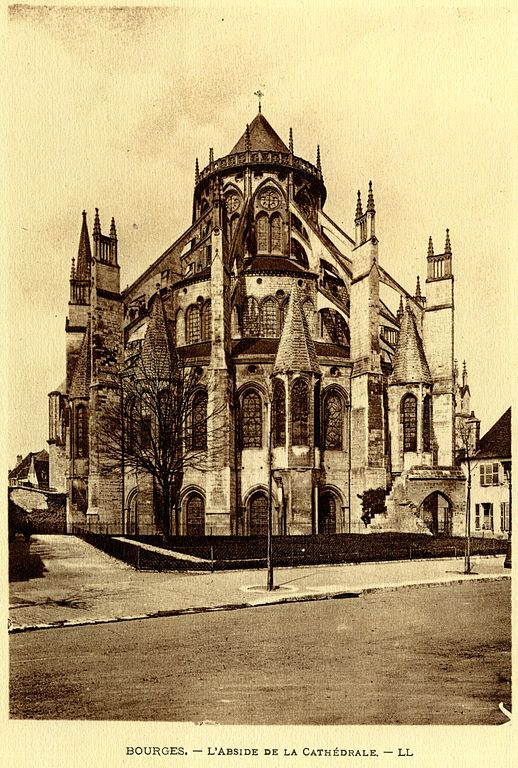 Carte postale ancienne Bourges l abside de la cathedrale