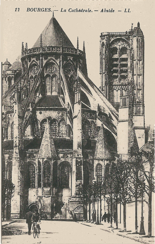 Carte postale ancienne Bourges-Fr-18-Cpa-cathédrale-abside-1