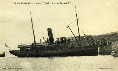 Carte postale ancienne Le vapeur postal Ile d'Ouessant à Ouessant