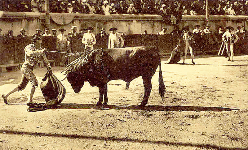 Carte postale ancienne Feria de Nîmes estocade