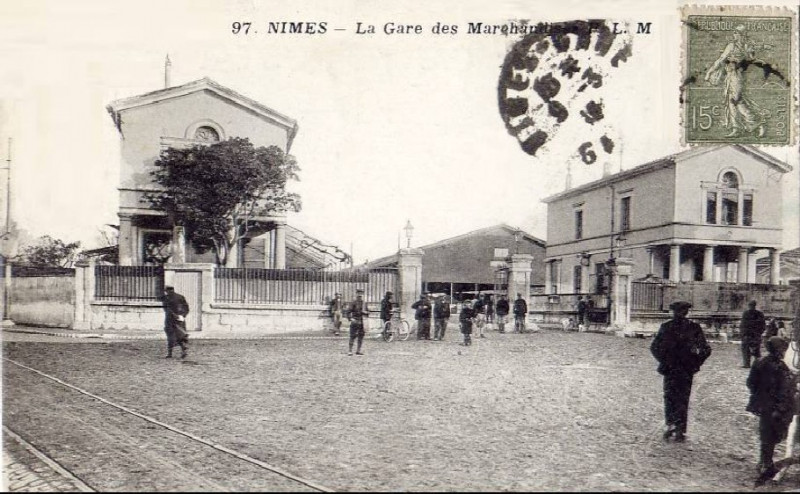 Carte postale ancienne Nimes - Premiere Gare (1839) - circa 1910