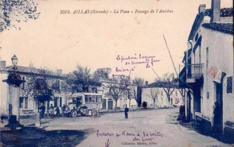 Carte postale ancienne Aillas - bourg 1