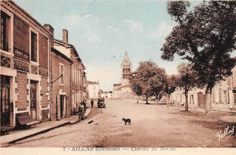 Carte postale ancienne Aillas - bourg 2