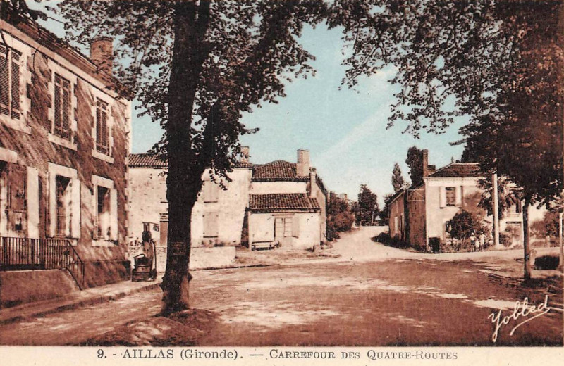 Carte postale ancienne Aillas - bourg 4