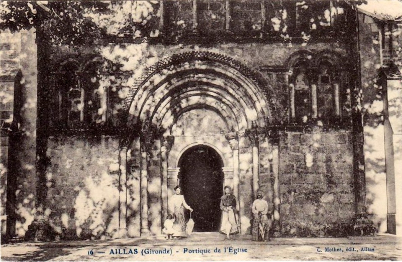 Carte postale ancienne Aillas - église 4