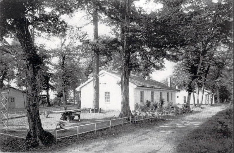 Carte postale ancienne Ambares centre-d'observation-et-de-reeducation 1