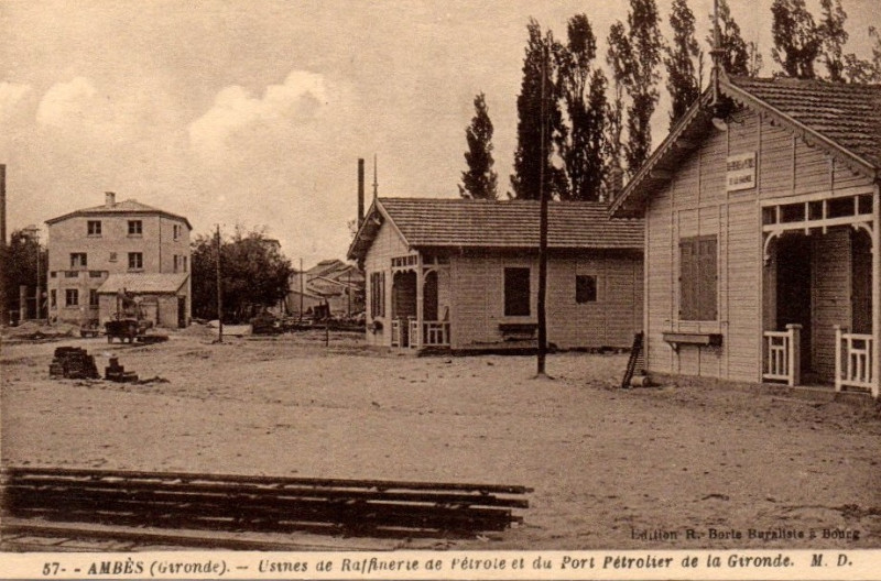 Carte postale ancienne Ambès - raffinerier 7