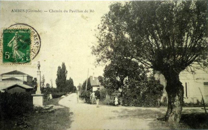 Carte postale ancienne Ambès- bourg 3