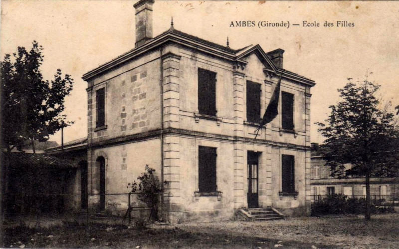 Carte postale ancienne Ambès- l'école des filles