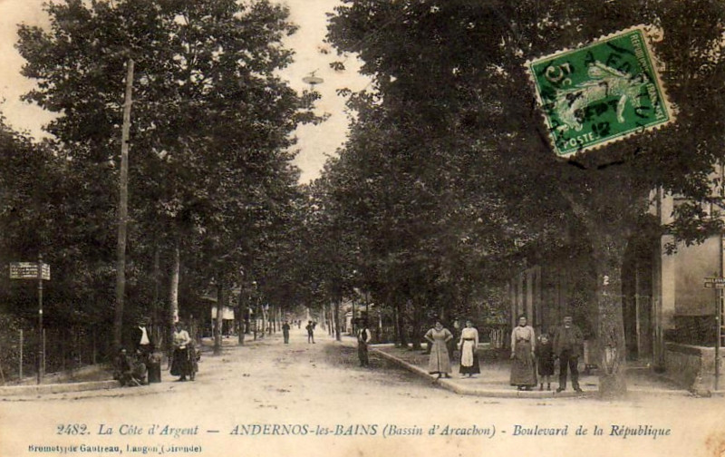 Carte postale ancienne Andernos-les-Bains - Boulevard de la République 3