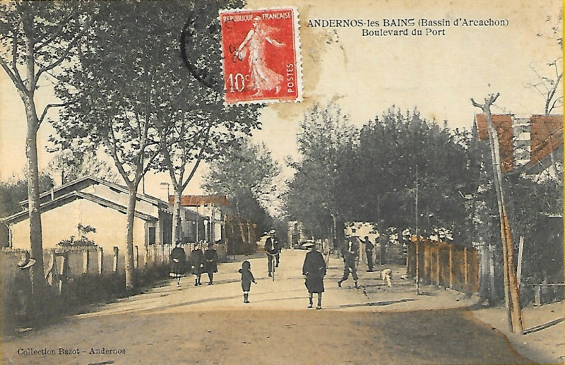 Carte postale ancienne Andernos-les-Bains - Boulevard du Port 2