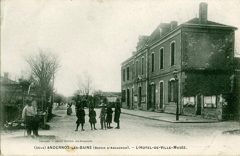 Carte postale ancienne Andernos-les-Bains - Hôtel de ville 3
