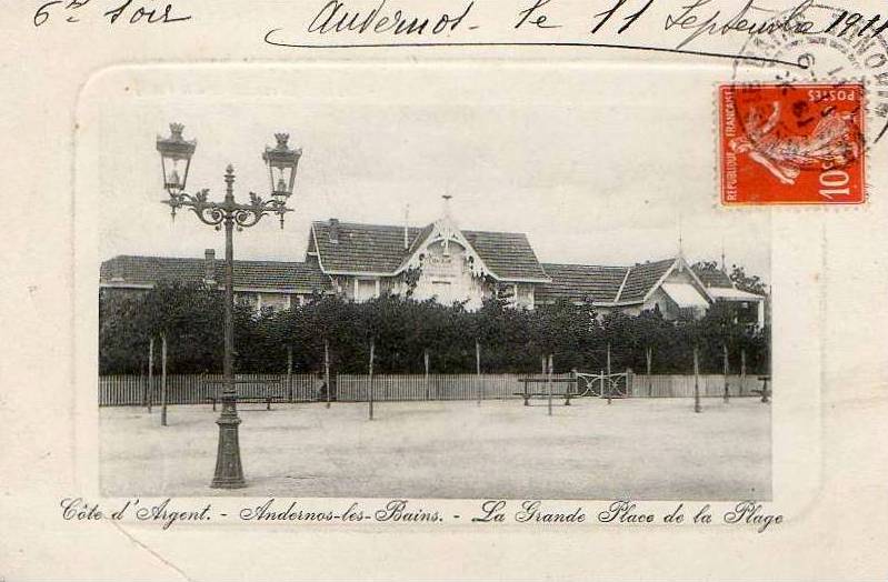 Carte postale ancienne Andernos-les-Bains - La Grande Place 1