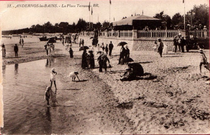 Carte postale ancienne Andernos-les-Bains - Plage Terrasse 2