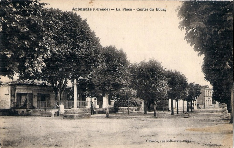 Carte postale ancienne Arbanats - Place de la Mairie 1