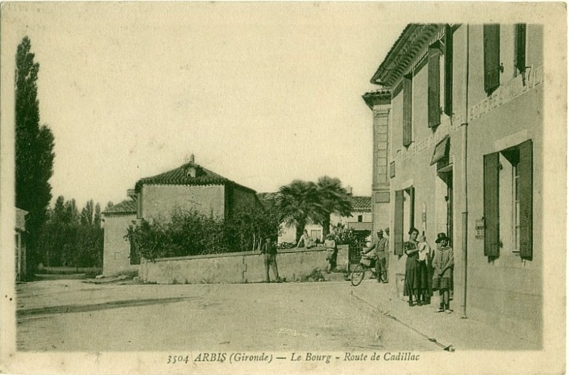 Carte postale ancienne Arbis - bourg 1