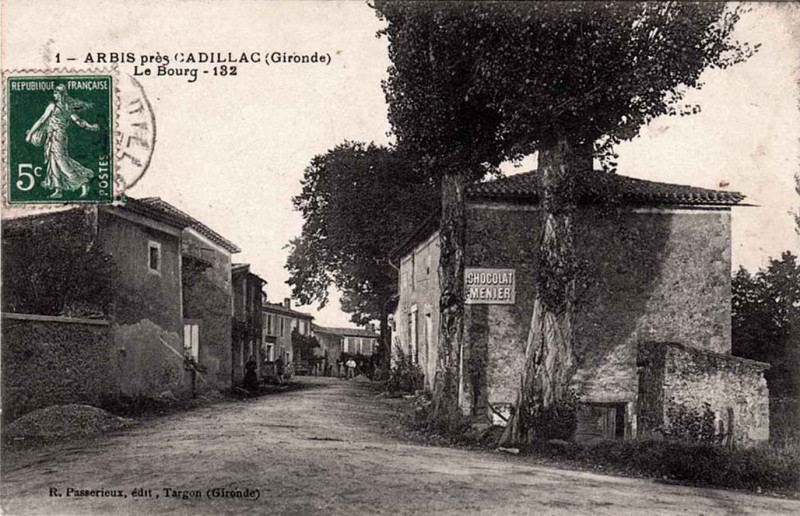 Carte postale ancienne Arbis - bourg 2