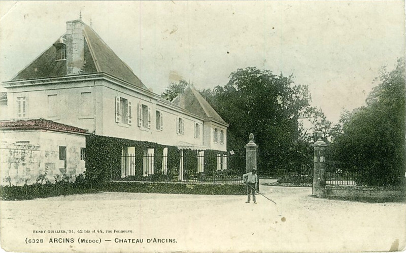 Carte postale ancienne Arcins - bourg 3