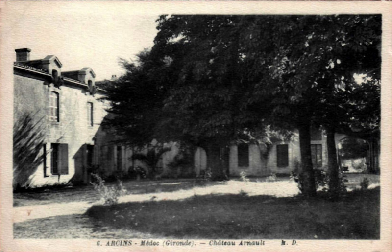 Carte postale ancienne Arcins - château Arnault