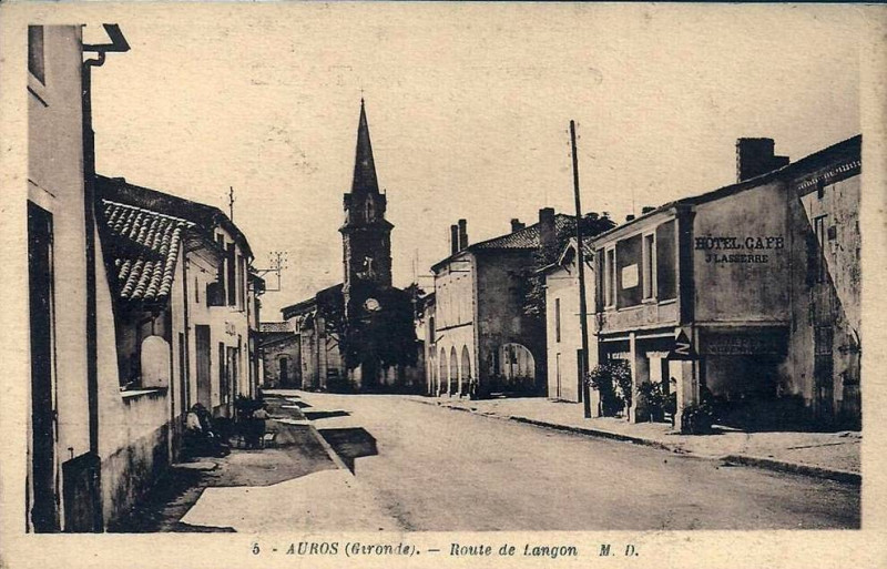 Carte postale ancienne Auros - bourg 3