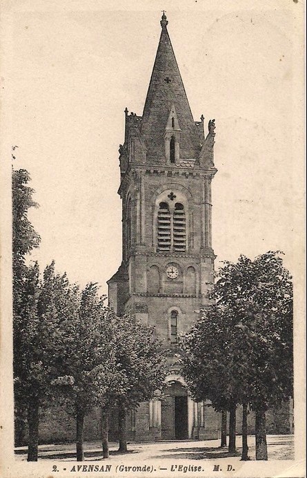 Carte postale ancienne Avensan - église 1