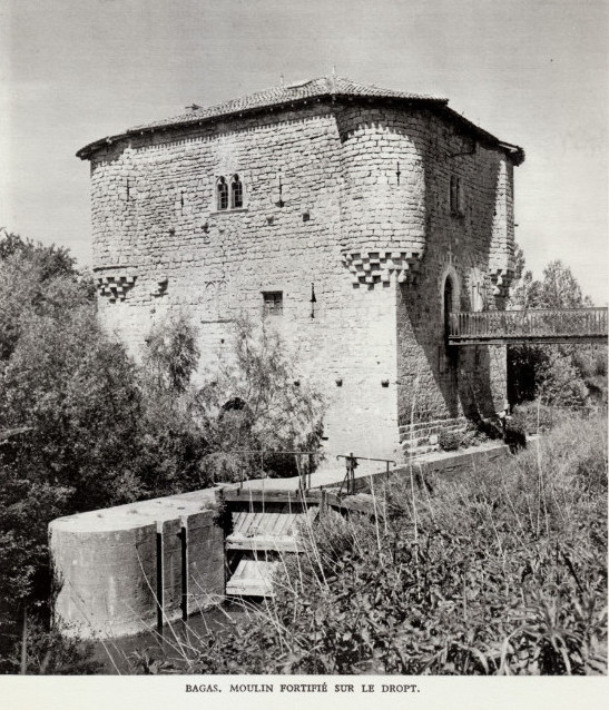 Carte postale ancienne Bagas - Moulin 1