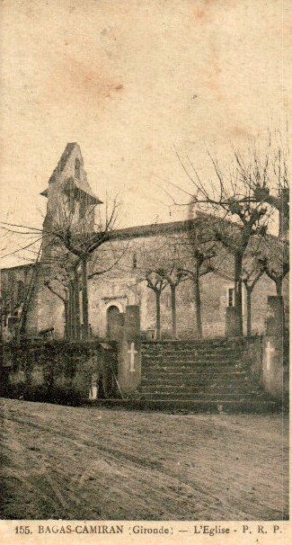 Carte postale ancienne Bagas - église 2