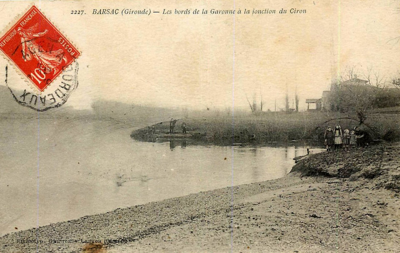 Carte postale ancienne Barsac - bords de la Garonne 2