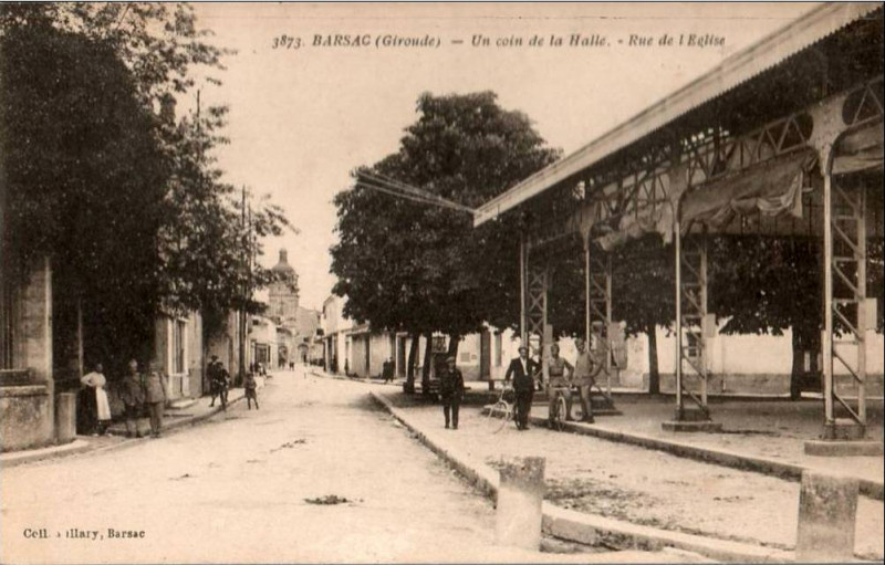 Carte postale ancienne Barsac - bourg 4