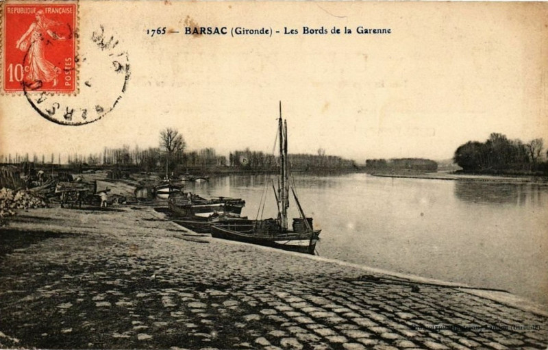 Carte postale ancienne Barsac - Le port 2