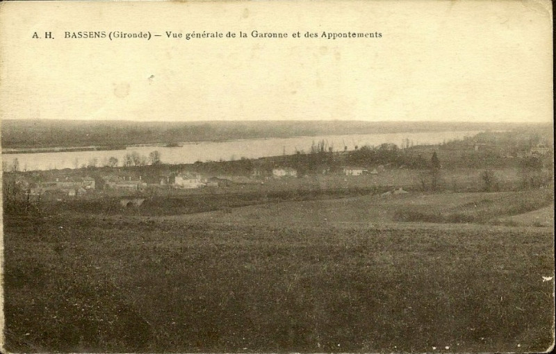 Carte postale ancienne Bassens - vue générale 2