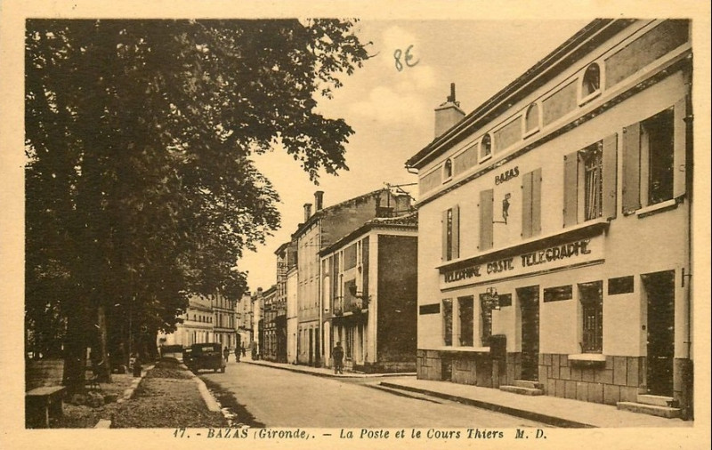 Carte postale ancienne Bazas - cours Thiers