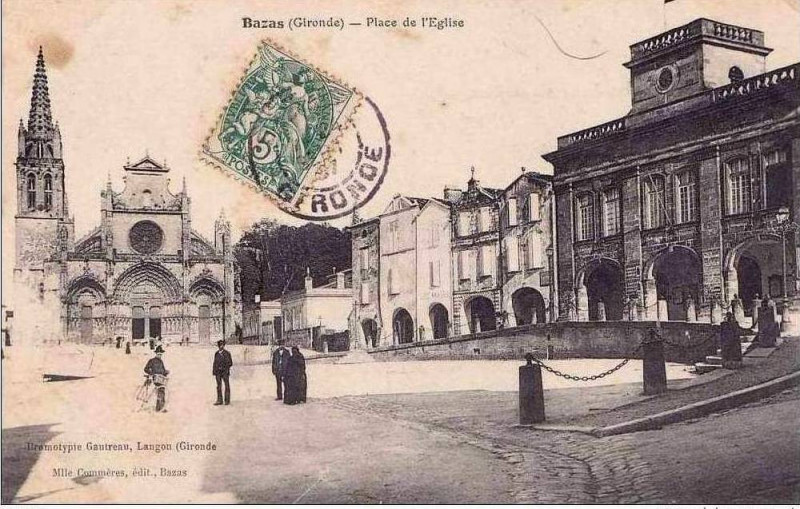 Carte postale ancienne Bazas - Place de la République 3