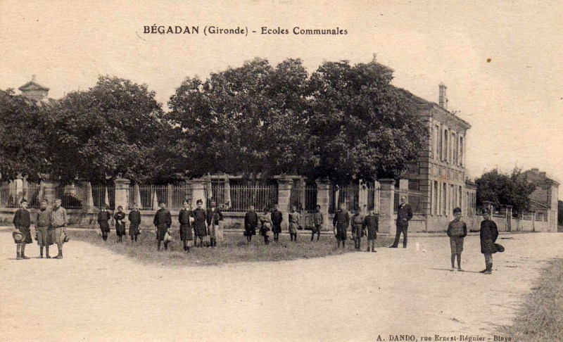 Carte postale ancienne Bégadan - groupe scolaire a