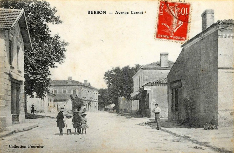 Carte postale ancienne Berson - bourg 4