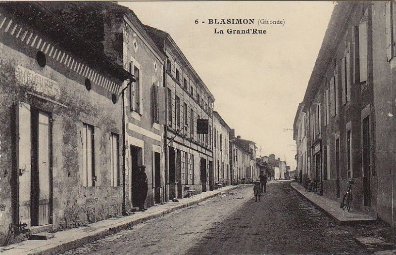 Carte postale ancienne Blasimon - bourg 1