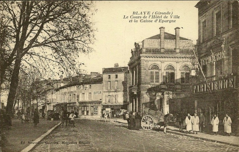 Carte postale ancienne Blaye - cours de l'Hôtel de ville 2