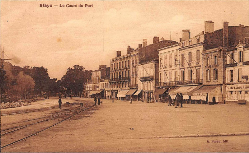 Carte postale ancienne Blaye - cours du port 7