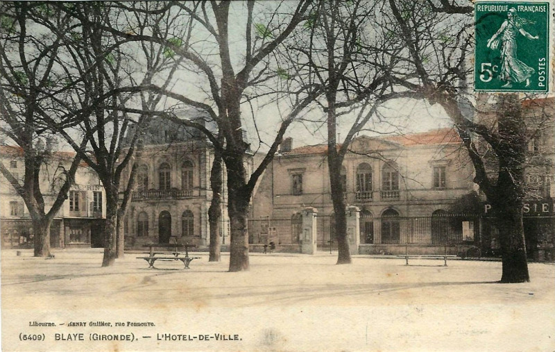 Carte postale ancienne Blaye - Mairie 5