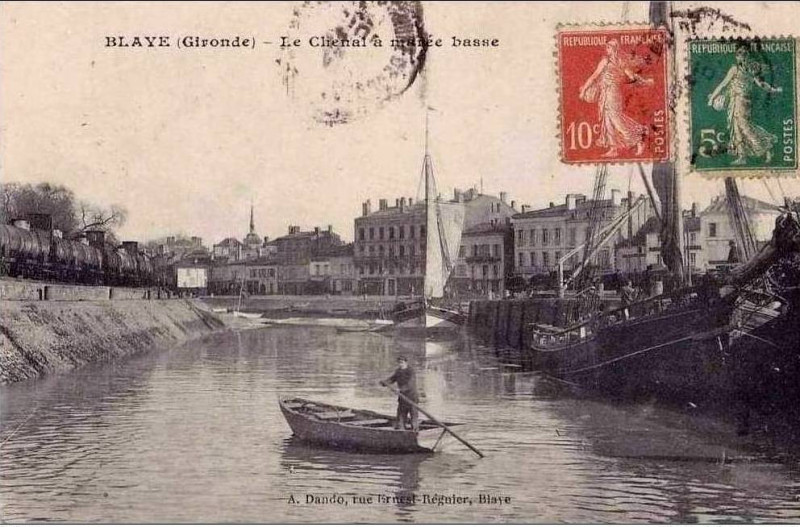 Carte postale ancienne Blaye - Port 2