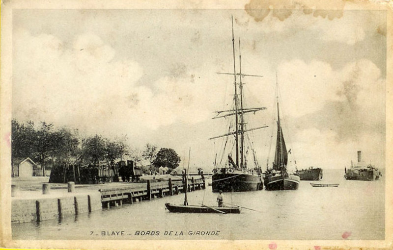 Carte postale ancienne Blaye - Quais 8