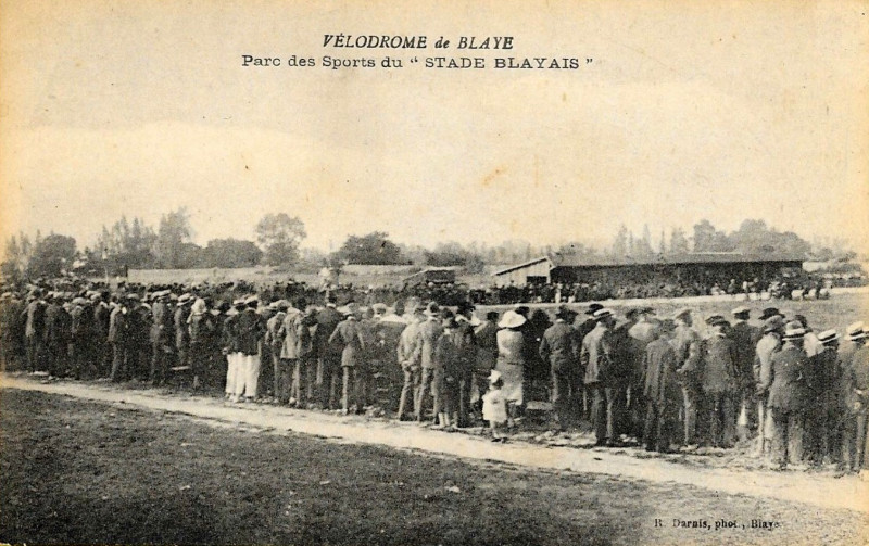 Carte postale ancienne Blaye - vélodrome 2